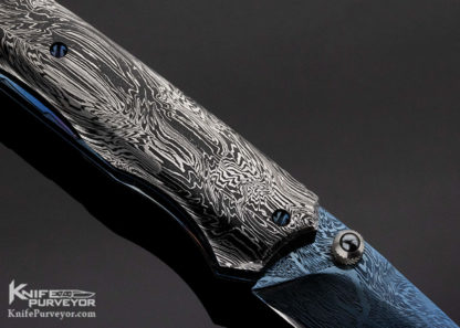 Deryk Munroe Custom Knife Damascus Avatar II Mummy Damascus Liner Lock wit Gold Pins - Image 3