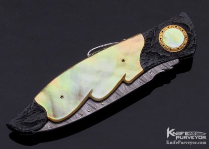 Howard Hitchmough Custom Knife Damasteel, Blued Textured Steel with Gold Lip Pearl Inlaid Gold Pivot & Gold Lip Pearl Midlock - Image 3