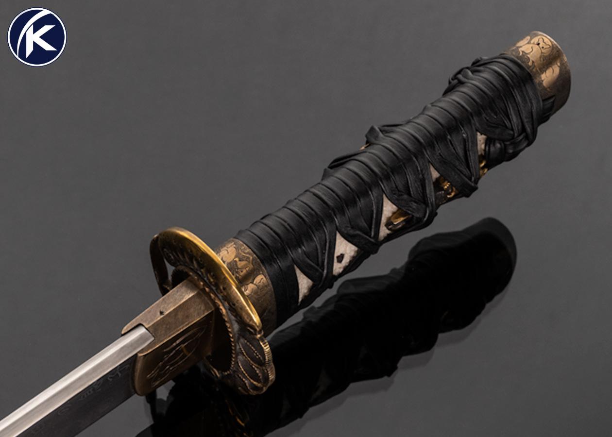 Scott Slobodian Custom Knife Engraved and Carved Brass Guard with Stingray and Leather Wrapped Aichunchi Tanto with California Buckeye Scabbard - Image 7