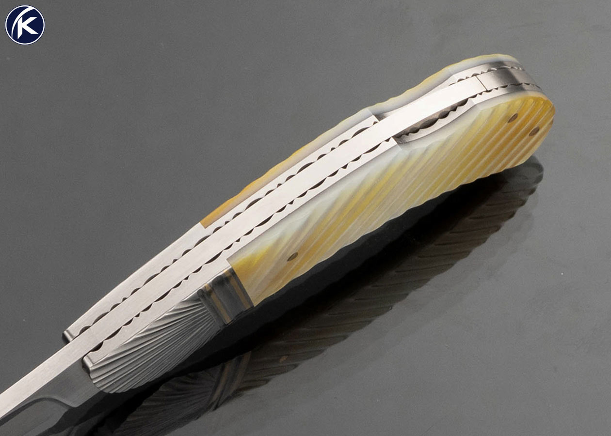 John W. Smith Custom Knife Fluted Bolsters with 18kt Gold Inlays and Pins with Fluted Gold Lip Pearl Lockback - Image 4