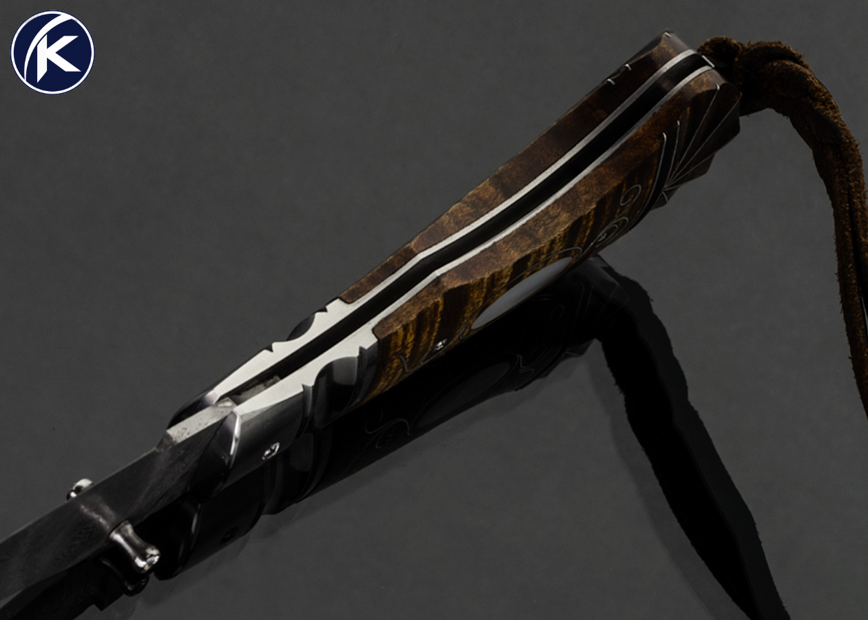 Mark Charles Sentz Custom Knife Damascus and Carved Striped Maple Wood with Fine Silver Wire Inlays and Mother of Pearl Escutcheon - Image 5