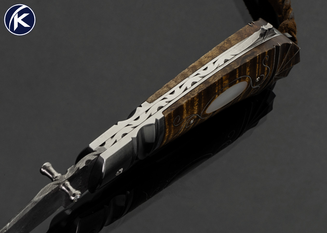 Mark Charles Sentz Custom Knife Damascus and Carved Striped Maple Wood with Fine Silver Wire Inlays and Mother of Pearl Escutcheon - Image 4