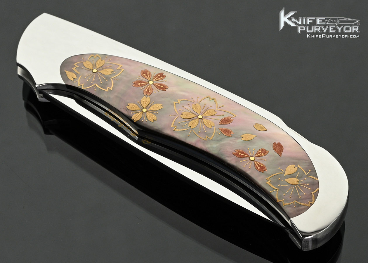 Shun-Fujikawa-Custom-Knife-Blacklip-Tahitian-Pearl-Shell-Semi-Interframe-with-24Kt-Gold-Makie-Overlays-Lockback-