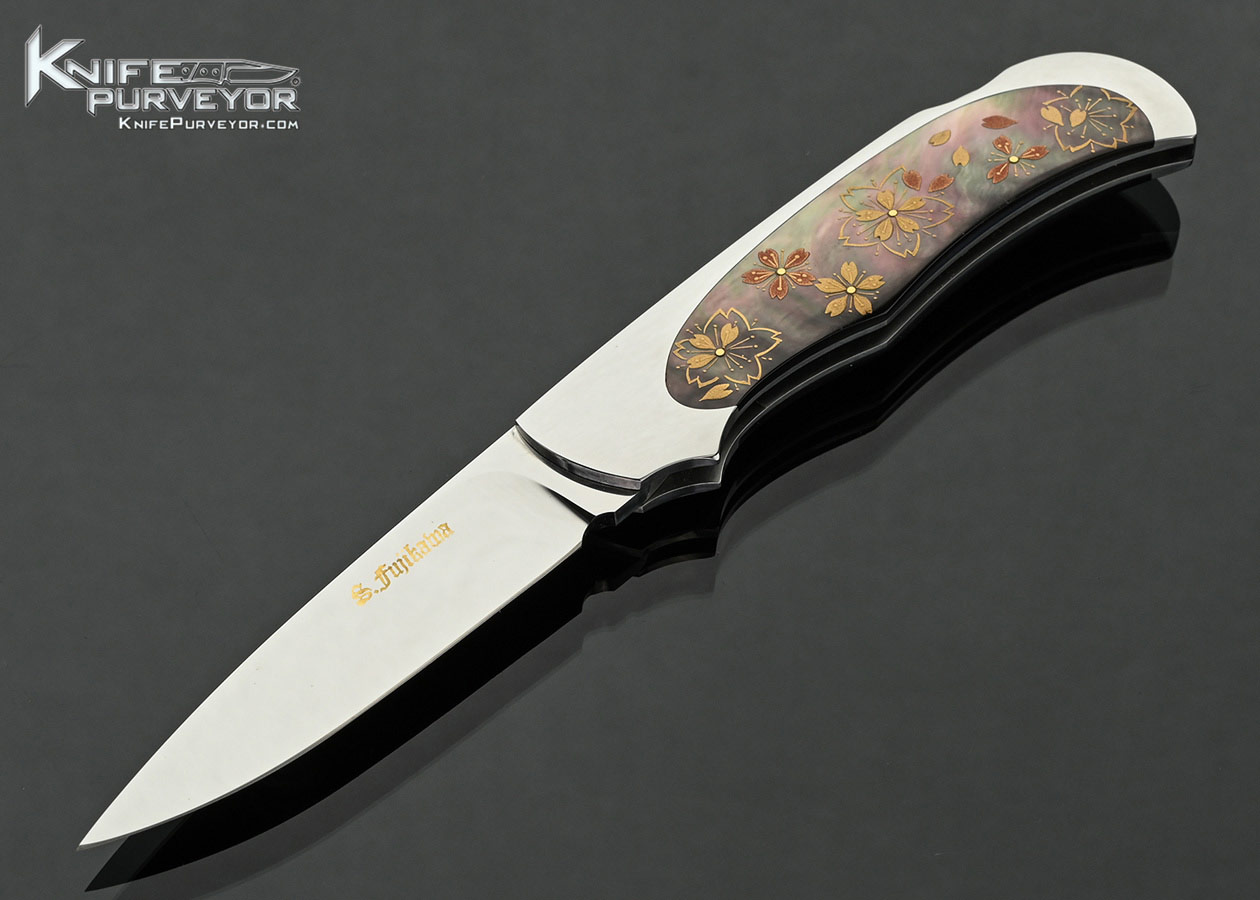 Shun-Fujikawa-Custom-Knife-Blacklip-Tahitian-Pearl-Shell-Semi-Interframe-with-24Kt-Gold-Makie-Overlays-Lockback-