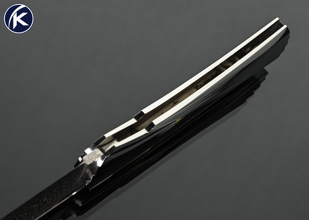 Ken Steigerwalt Custom Knife Damsteel with Fluted Stainless Steel with Gold Inlays and Pen Shell Lockback - Image 5