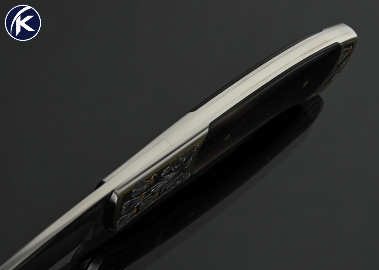 Scott Sawby Custom Knife Black Lip Tahitian Pearl Engraved with Gold Inlays by Marian Sawby Self Lock - Image 4