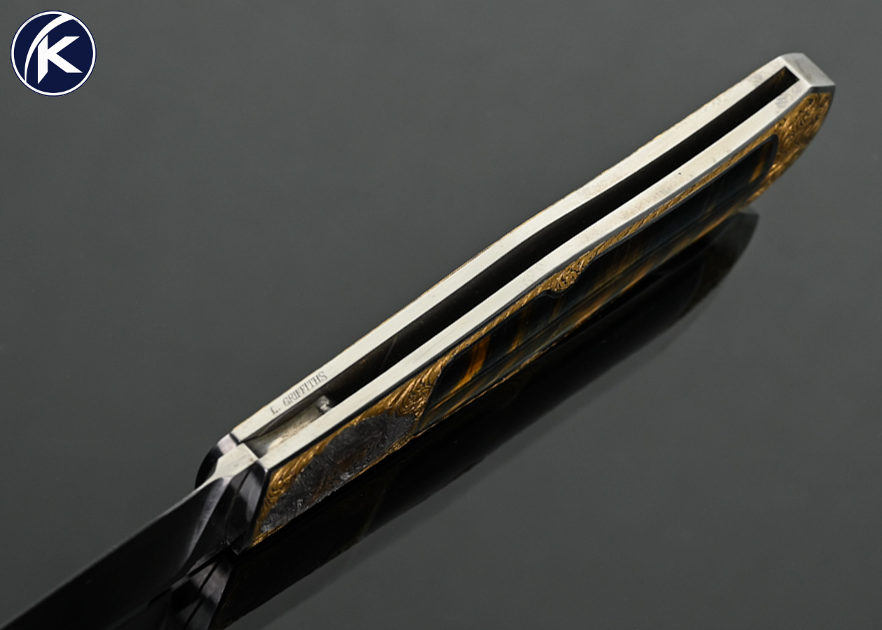 Steve Hoel Custom Knife Tiger Eye Interframe Coke Bottle Lockback Engraved by Lee Griffiths with 24Kt Gold Inlays - Image 6