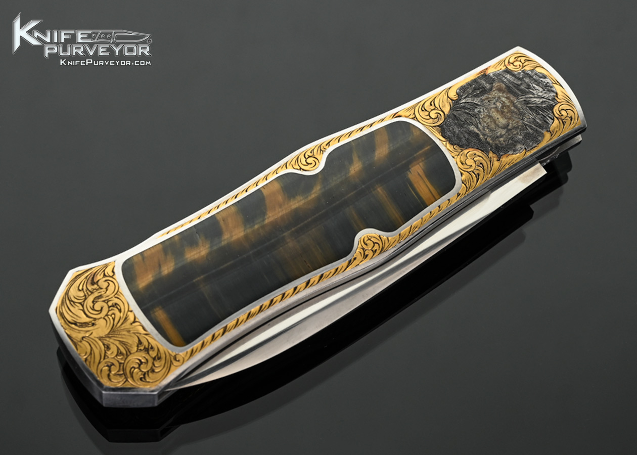 Steve Hoel Custom Knife Tiger Eye Interframe Coke Bottle Lockback Engraved by Lee Griffiths with 24Kt Gold Inlays - Image 4