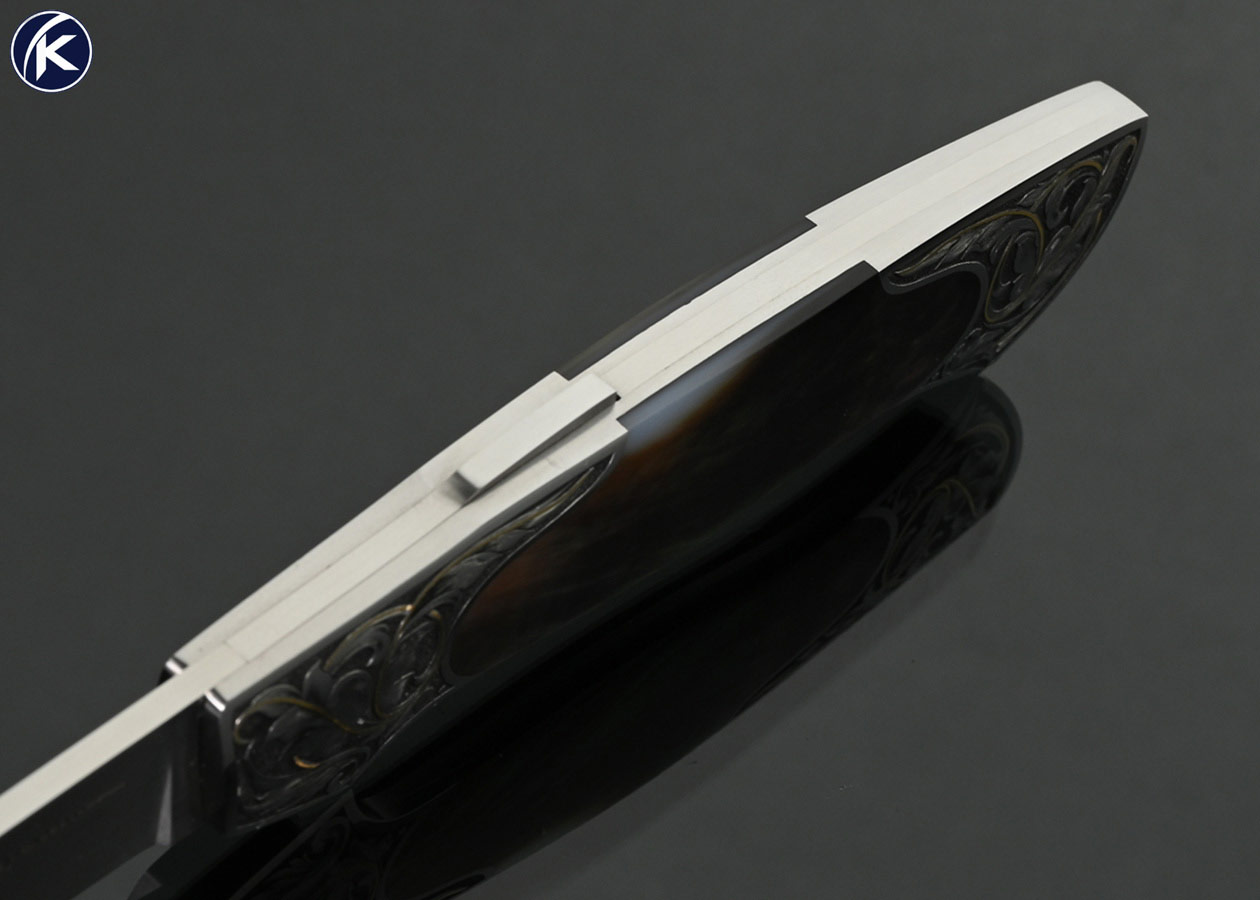 Tim-Herman-Custom-Knife-Black-Lip-Pearl-Top-Lock-Sole-Authorship-Engraved-with-Gold-Inlays-