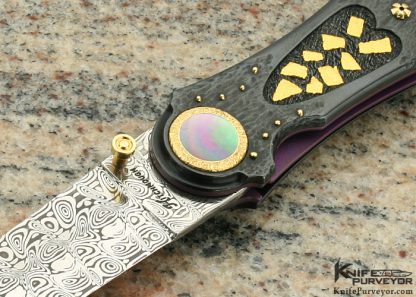 Howard Hitchmough Custom Knife Textured Blued Steel with Gold Nugget Inlays, Damasteel Damascus Dagger with Gold Bale and Pearl Inlaid Gold Pivot Linerlock - Image 2