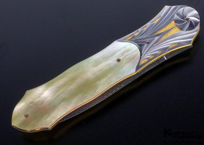 Owen Wood Custom Knife Sole Authorship "Chevron & Explosion" Damascus & South Sea Gold Lip Pearl Shell Linerlock Dagger Engraved By Amayak Stepanyan with 24Kt Gold Inlays - Image 3