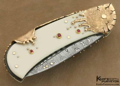 Dellana Custom Knife Mammoth & Sole Authorship Mosaic Damascus with 14Kt Melted Dripping Gold with Ruby "Meltdown" Lockback - Image 4