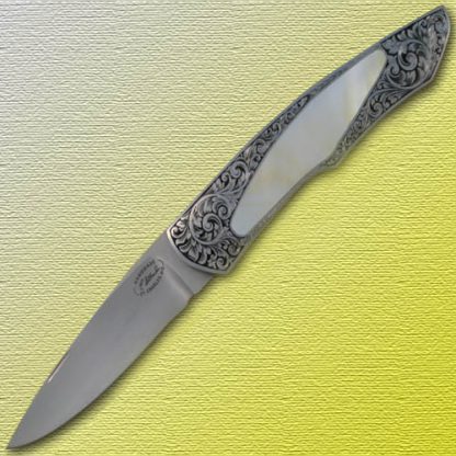 Elvan Allred Custom Knife: Goldlip Lockback Engraved by Dr. Fred Carter