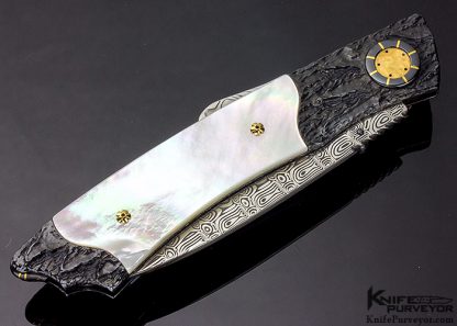 Howard Hitchmough Custom Knife Damasteel, Blued Textured Steel with 24Kt Gold Inlays & Mother of Pearl Shell Midlock - Image 3