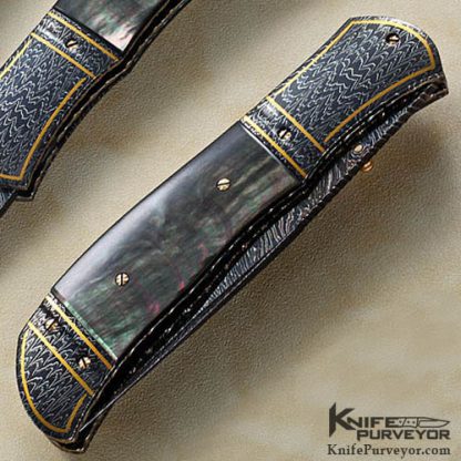 John W. Smith Custom Knives Blacklip Tahitian Pearl Shell Linerlock with Blued Sole Authorship Damascus with 24 Kt Gold Inlays - Image 3