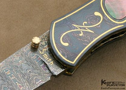 John W. Smith Custom Knife Black Lip Tahitian Pearl Shell Interframe Sole Authorship Damascus with 24Kt Gold Inlays Linerlock - Image 2
