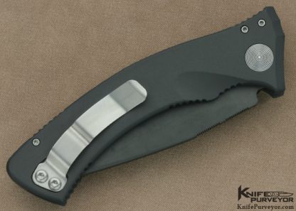 Microtech Custom Knife "Amphibian" Black Automatic Button Lock - Image 3