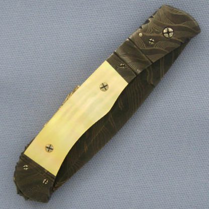 Ralph Selvideo Custom Knife: Goldlip Pearl Automatic with Damascus Blade and Bolsters - Image 2