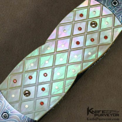 Vernie Reed Custom Knife Piqued South Sea Goldlip Pearl with Gold and Ruby Inlaid Damascus Linerlock Dagger - Image 4