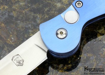 Robbie Dalton Custom Knife  "Mantis" Blued Anodized Aluminum Button Release Auto - Image 2