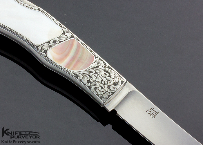 Warren Osborne Custom Knife Engraved by Ron Smith #006 1988 Brown and Mother of Pearl Inlay Lockback - Image 4