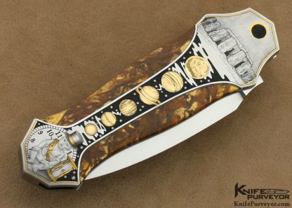 Scott Sawby Custom Knife Ray Cover Jr. Engraved 14Kt Gold & Gold Agate Button Lock Egret - Image 11