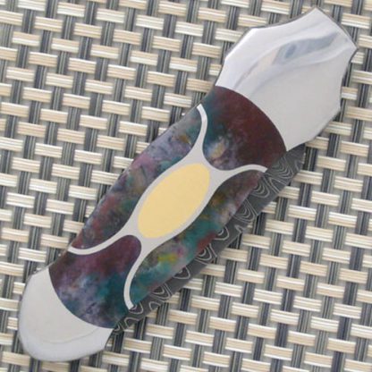 Scott Sawby Custom Knife: Bloodstone & 14 Kt Gold Inlaid Buttonlock Dagger with Damascus Blade - Image 2